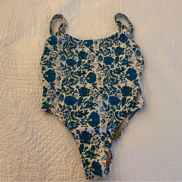 J Crew SZ block prints blue and white floral one piece swimsuit size 8! - Picture 3 of 5